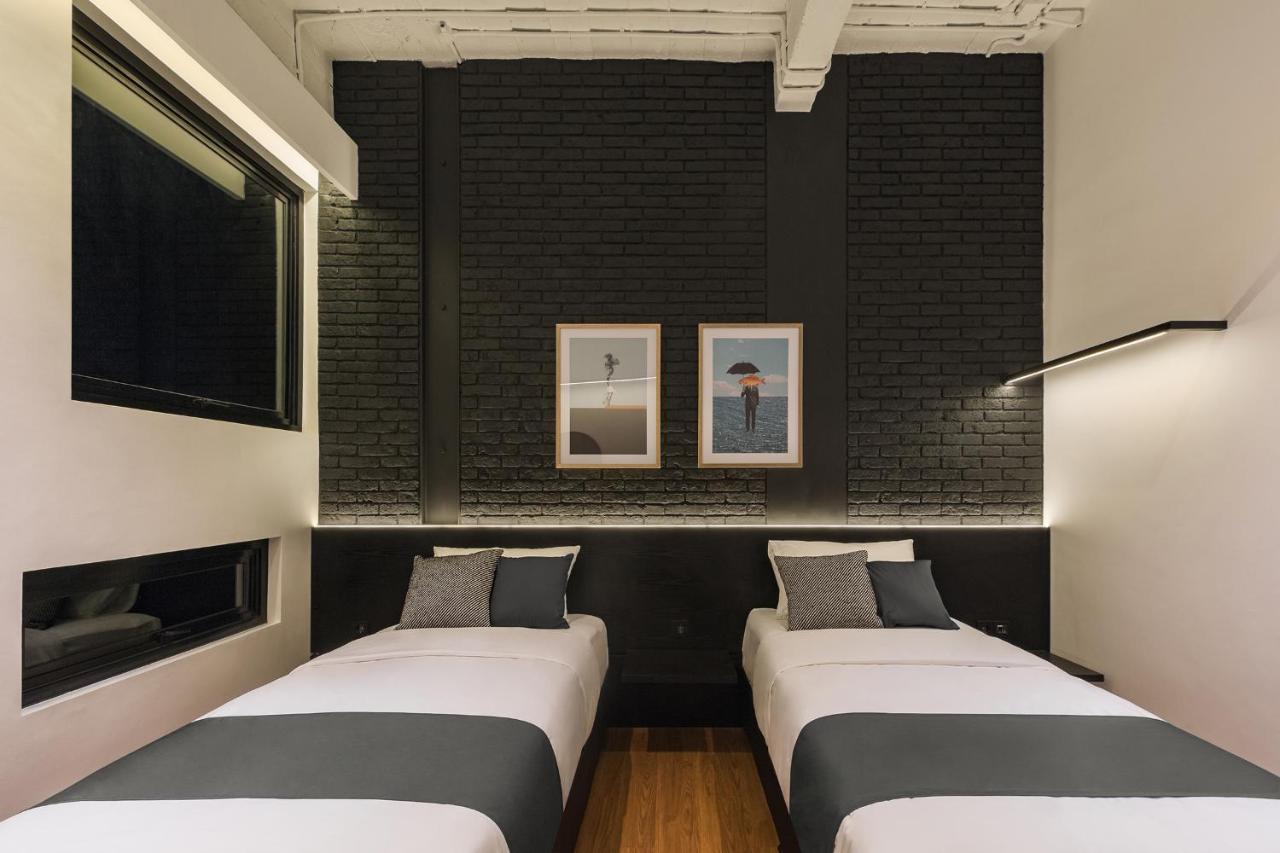 Qub Rooms Semarang Exterior foto