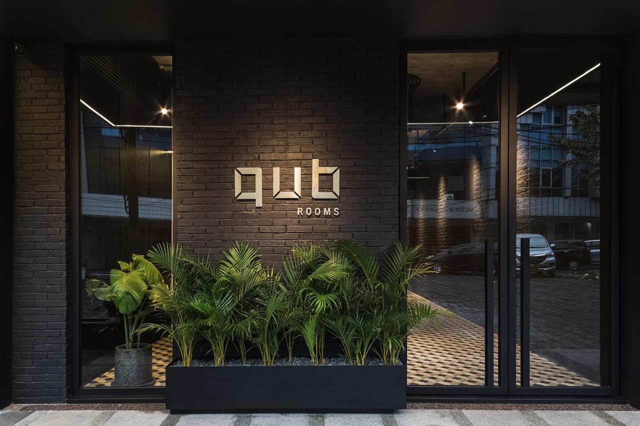 Qub Rooms Semarang Exterior foto