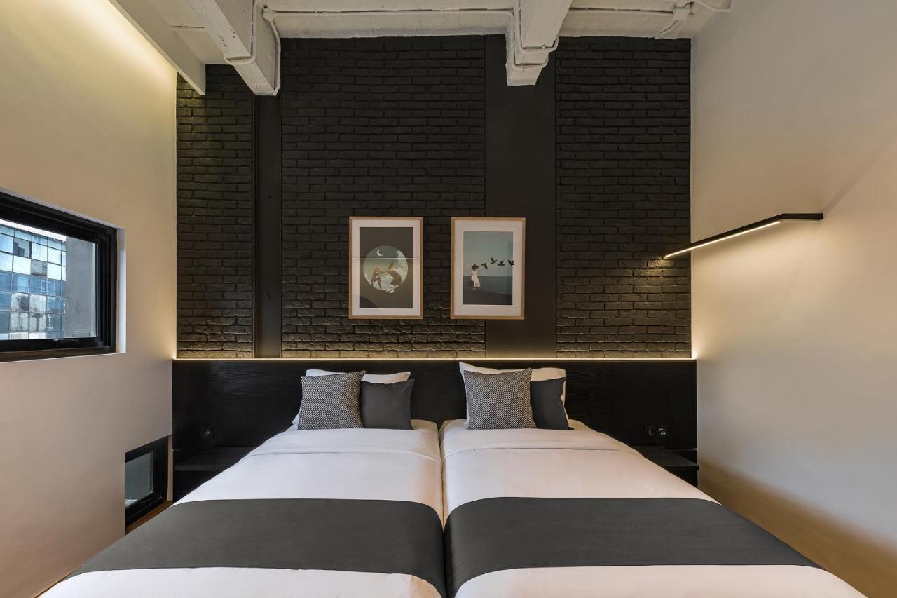 Qub Rooms Semarang Exterior foto