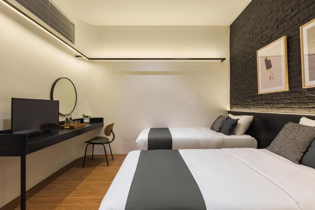 Qub Rooms Semarang Exterior foto