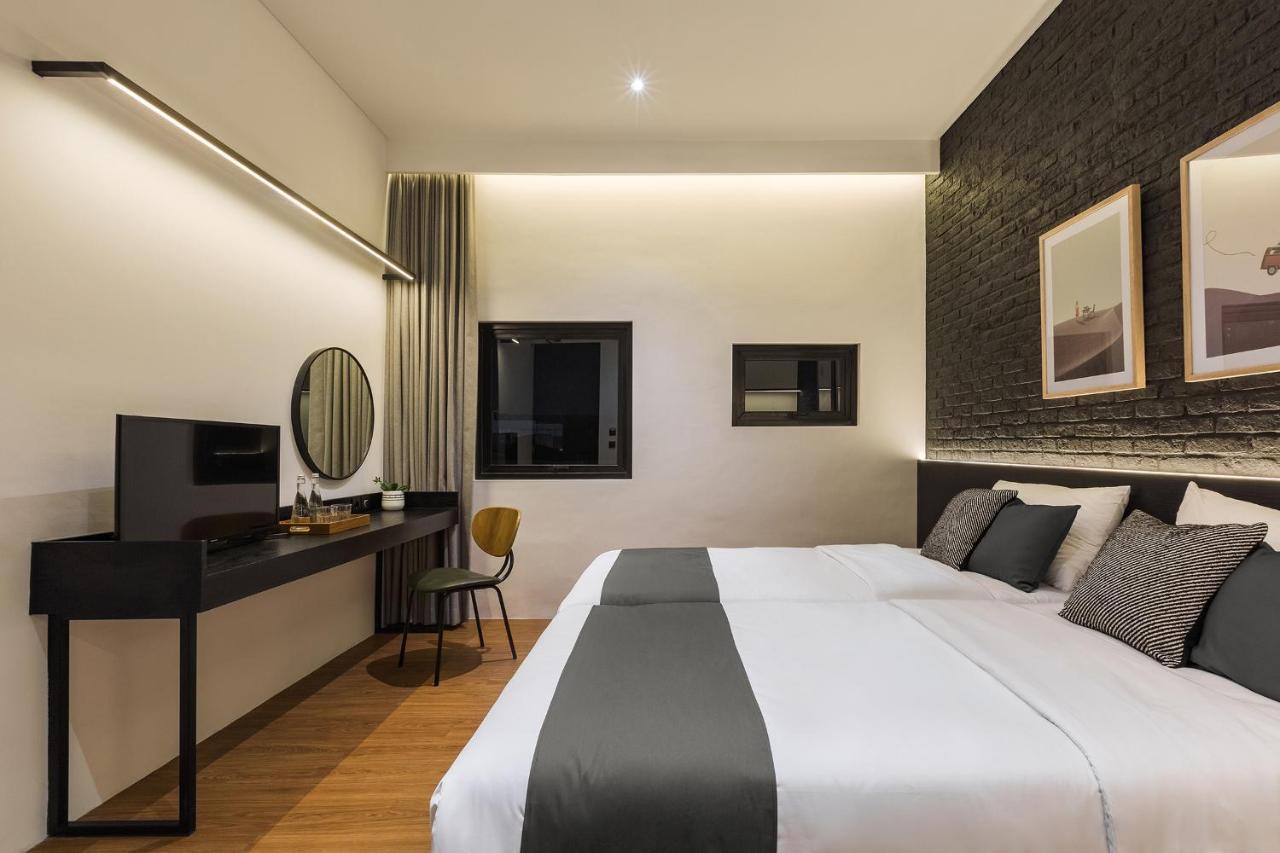 Qub Rooms Semarang Exterior foto