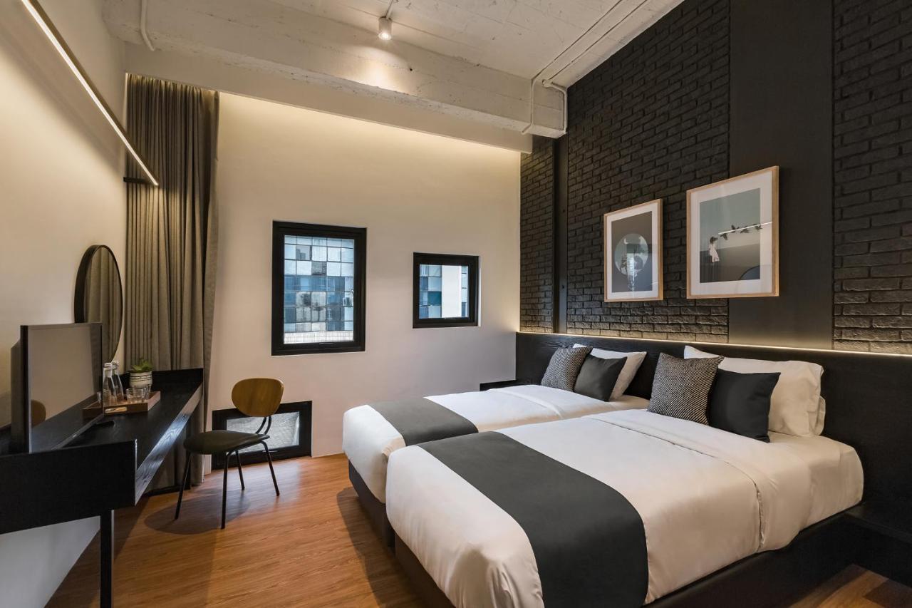 Qub Rooms Semarang Exterior foto